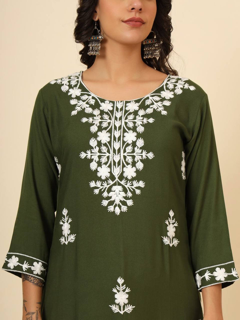 Green Floral Embroidered Liva Rayon Straight Kurti